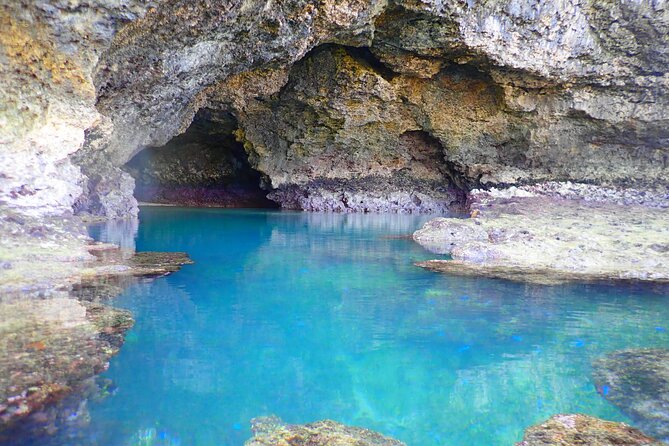 [Ishigaki] Kabira Bay SUP/Canoe Blue Cave Snorkeling