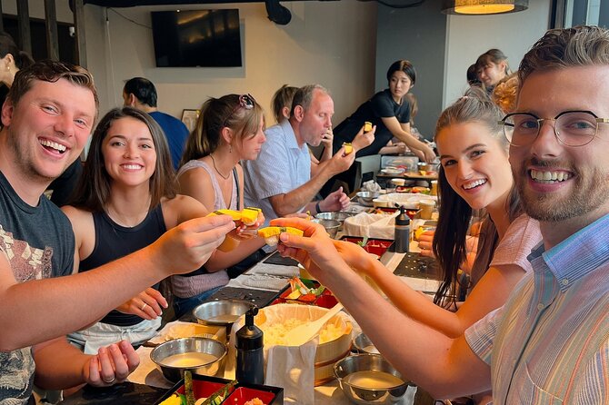 Sushi Making Experience Japanese Sake Drinking Set in Tokyo