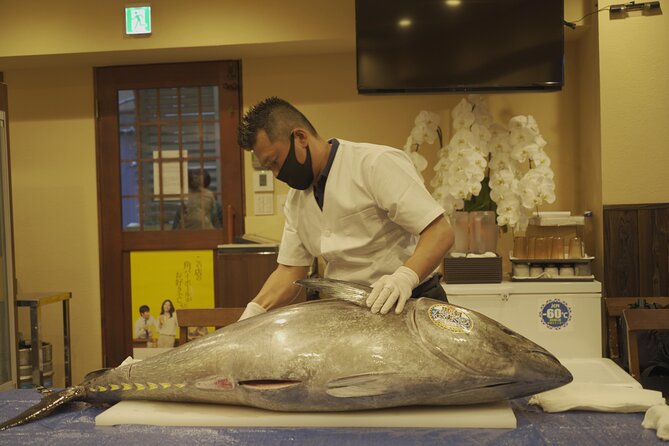 Tuna Cutting Show in Tokyo & Unlimited Sushi & Sake