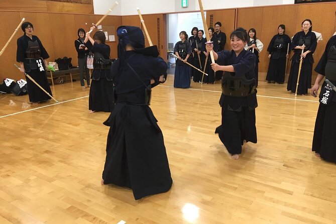 2-Hour Kendo Experience With English Instructor in Osaka Japan - Learn Kendo Techniques