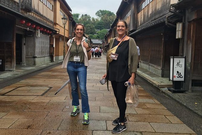 Kanazawa Half-Day Private Tour With Government Licensed Guide - Tour Features and Testimonials