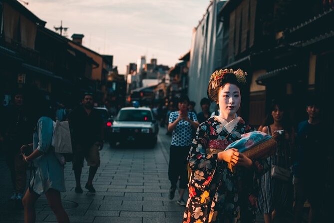 Kyoto Gion Geisha District Walking Tour - The Stories of Geisha - Your Guided Walking Tour Experience