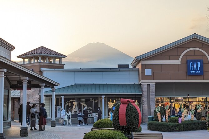 Private Car Mt Fuji and Gotemba Outlet in One Day From Tokyo - Private Car Tour Experience