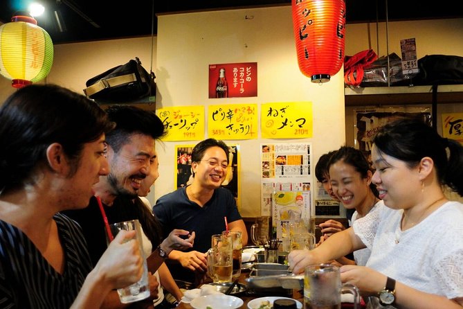 Tokyo Shinjuku Drinks and Neon Nights 3-Hour Small-Group Tour - Meeting Point and Accessibility