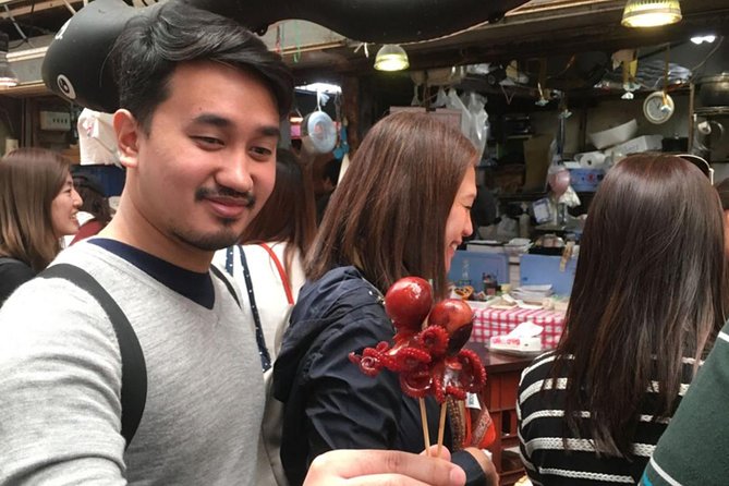 Kuromon Market Food Walking Tour in Osaka - Traditional Japanese Dishes to Try