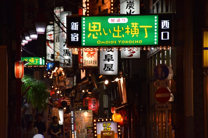 Shinjuku Izakaya and Golden Gai Bar Hopping Tour - Guide Quality and Food Options