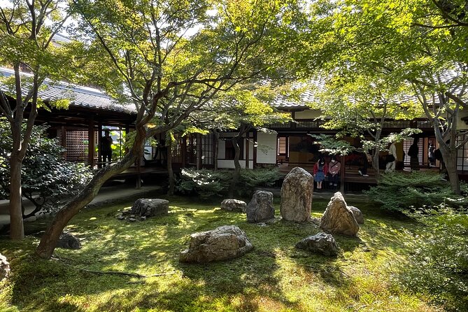 Kiyomizu Temple and Backstreets of Gion, Half Day Private Tour - Intimate Kyoto Walking Tour