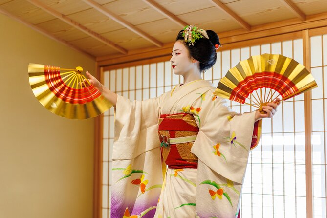 Meet a Geisha in Kyoto: Enjoy Exclusive Geisha Show in Gion - Exploring Gion With a Guide