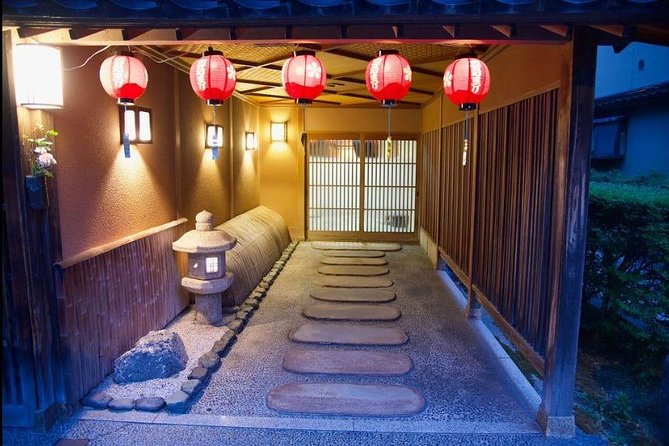 Kanazawa Night Tour With Local Meal and Drinks - Booking and Pricing Information