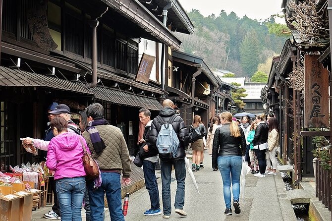 1 Day Private Charter Tour to Takayama & Shirakawago - Tour Schedule and Operations