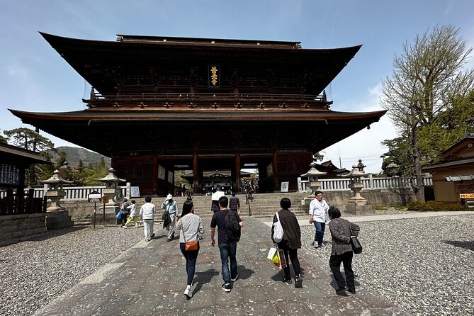 Food & Cultural Walking Tour Around Zenkoji Temple in Nagano - What to Expect on the Tour