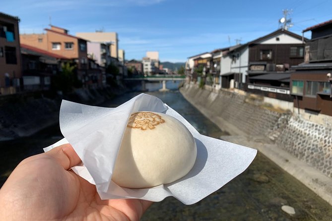 Special Food and Sake Factory Tour in Takayama