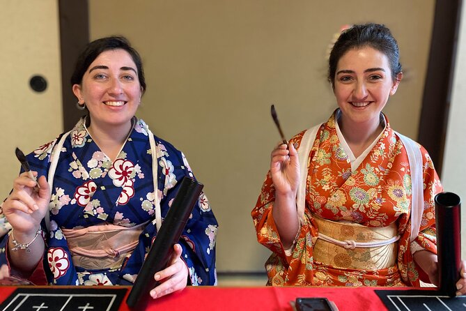 Kimono and Calligraphy Experience in Miyajima - Maximum Travelers per Session