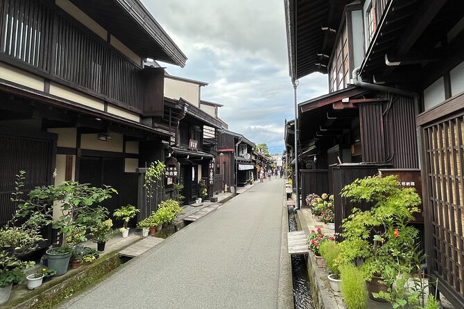 Shirakawa-Go and Hida-Takayama Private Day Trip From Nagoya - Traveler Reviews