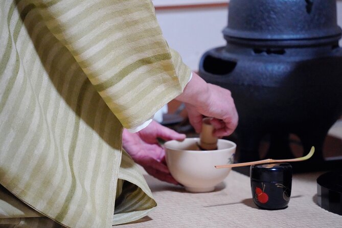 Tea Ceremony by the Tea Master in Kyoto SHIUN an - Just The Basics