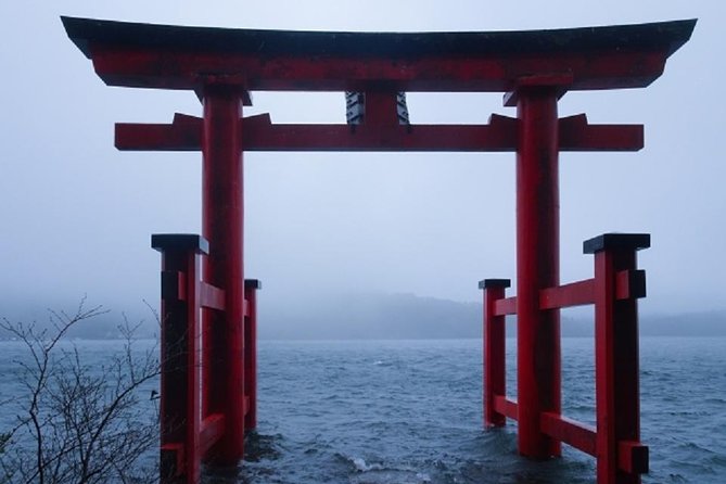 Hakone, Majestic Moment Waiting! - The Historic Hakone Shrine