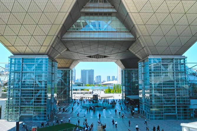 Tokyo Architecture and Contemporary Art Walking Tour With a Local Guide - Meet Your Local Guide