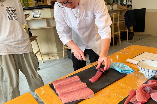 Toyosu & Tsukiji Market and Making Sushi Workshop Tour - Sushi Making Workshop