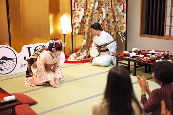 Kyoto Gion Tour Maiko or Geisha Dinner Included