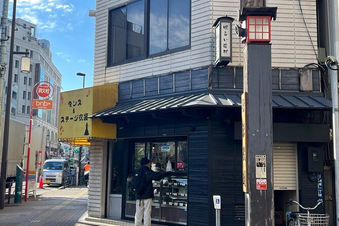 Asakusa Morning Temple and Onigiri Walking Tour - Onigiri Tasting Experience