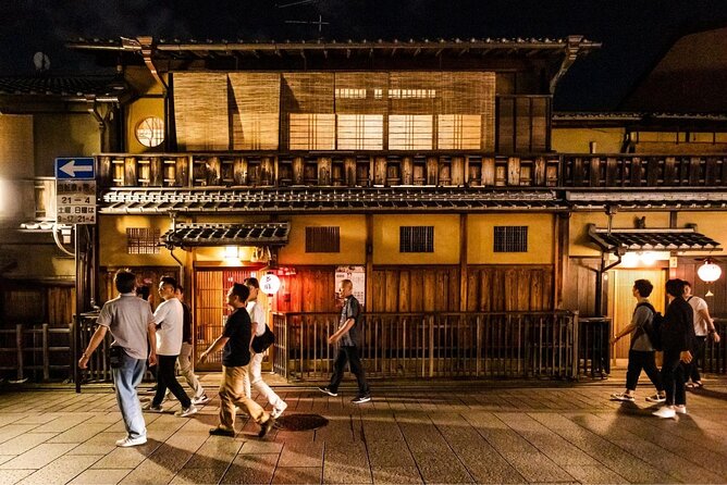 Kyoto Food & Drink Tour With a Local: Private Custom Izakaya Experience - Accessibility Information