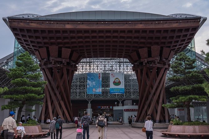 Kanazawa Custom Half Day Tour - Accessibility Features