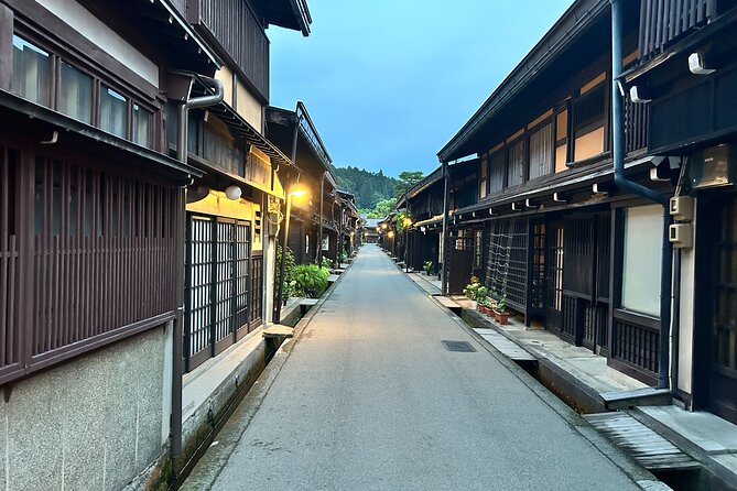 Takayama Night Tour With Local Meal and Drinks - Itinerary and Meeting Details