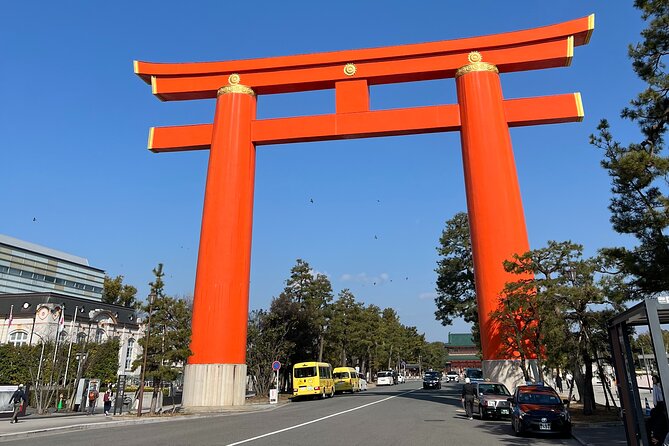 Exploring Fushimi-Inari, Gion, Nanzen-ji, Kamogawa River Tour - The Role of Knowledgeable Guides