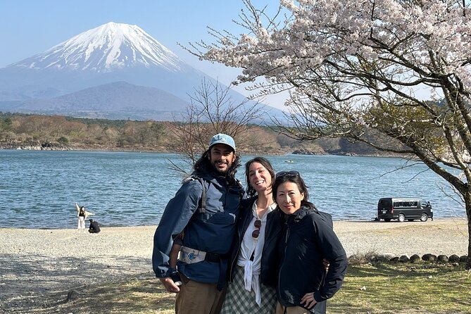 Mount Fuji Five Lakes Tour From Kawaguchiko With Guide & Vehicle - Guest Reviews and Feedback