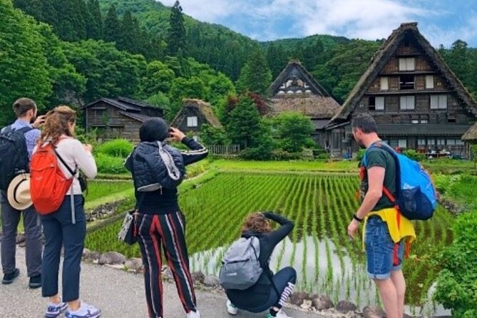 Shirakawago and Takayama Licensed Guide and Vehicle From Kanazawa