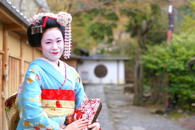 Kyoto's Higashiyama: Tradition, Art & Religion Tour - Guided Tour Experience