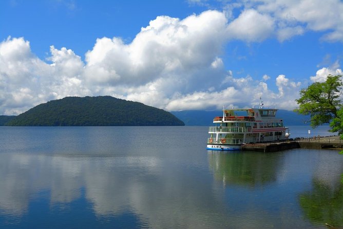 Oirase Gorge and Lake Towada Day Hike With Government-Licensed Guide - Highlights of the Hike