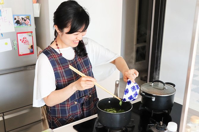 Enjoy a Japanese Cooking Class With a Charming Local in the Heart of Sapporo - Meeting Point and Logistics