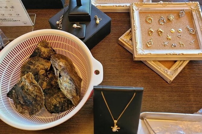 Experience Extracting Pearls From Akoya Oysters　osaka - Key Points