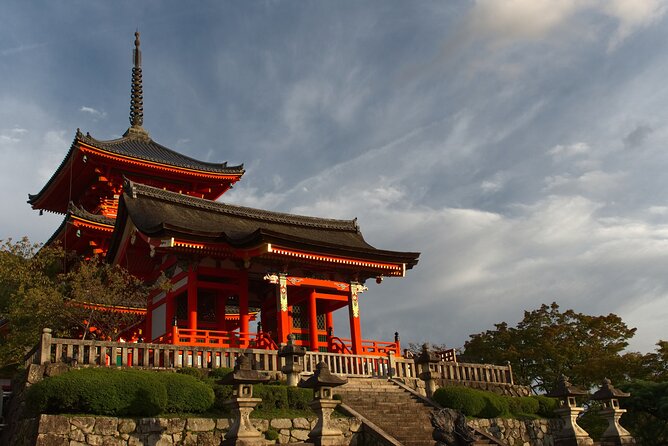 Higashiyama Kiyomizudera and Yasaka Shrine Discovery Walking Tour - Key Points