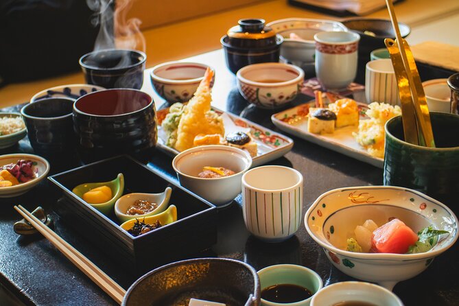 Kaiseki Cuisine and Geisha Entertainment - Cultural Significance of Kaiseki