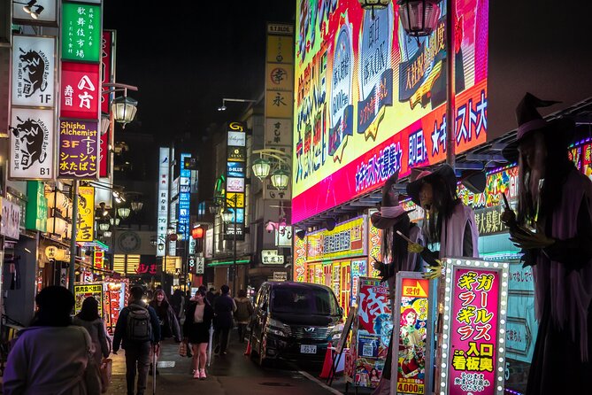 Private Tour in Shinjuku With a Spanish-Speaking Photographer - Pricing and Booking Options