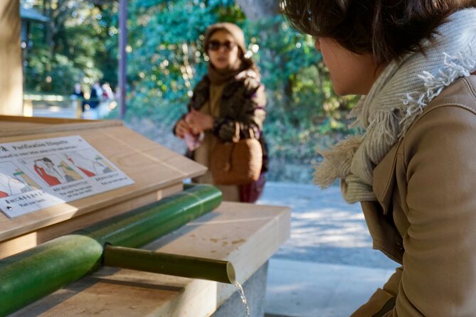 Meiji Shrine to Shibuya Crossing With Lunch and Dessert - Exploring Shibuya Crossing