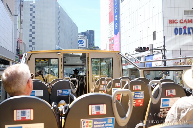 Private Tour in Shinjuku With a Spanish-Speaking Photographer - Tips for Your Shinjuku Experience